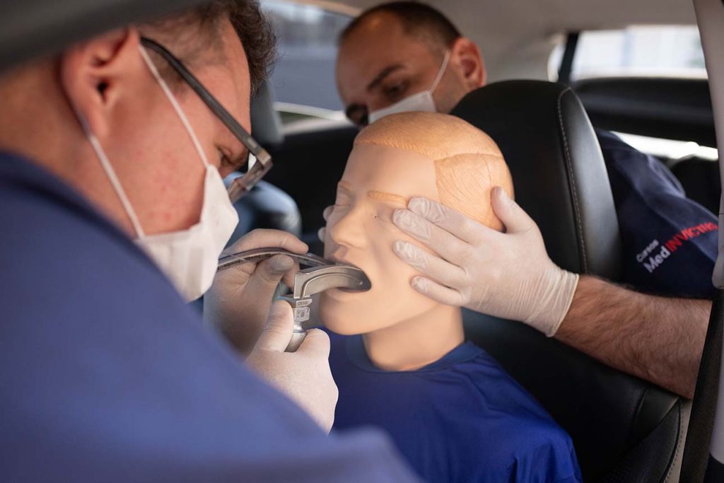 intubação orotraquial em via aérea difícil